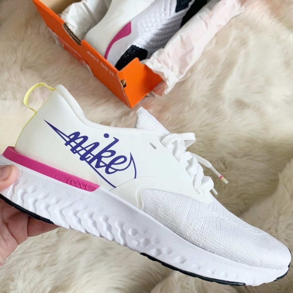 Nike Womens Odyssey React 2 Flyknit